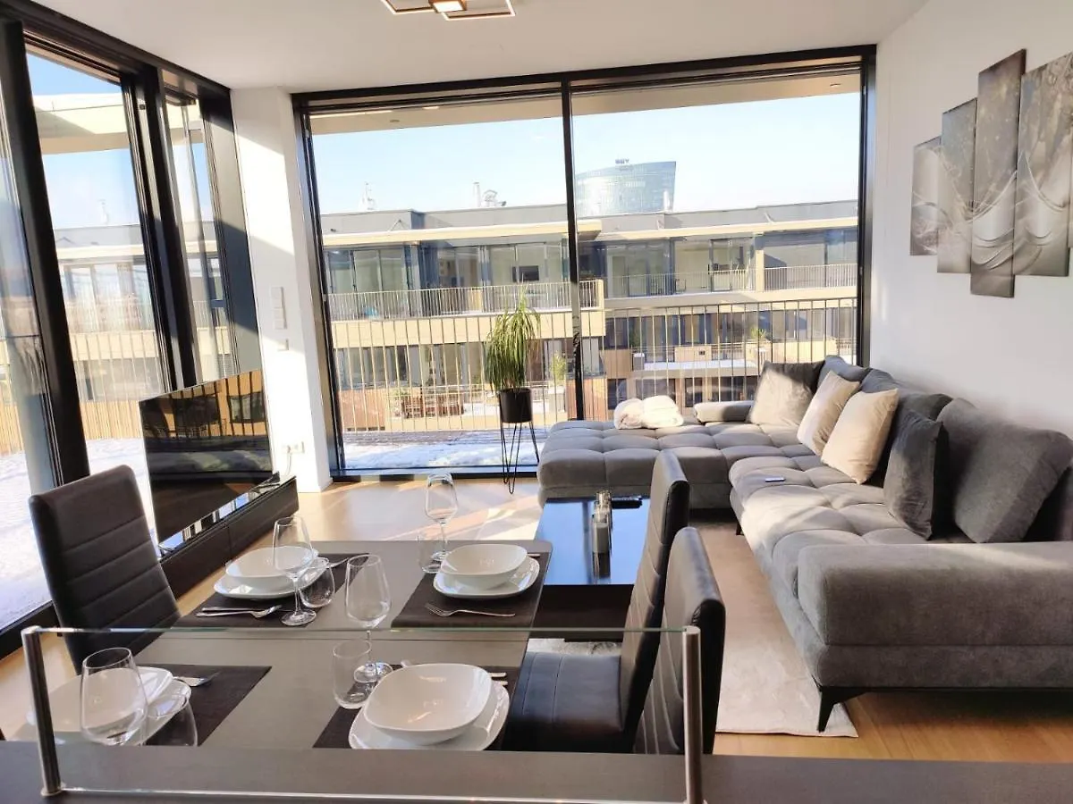 Panorama Apartment Vienna - Free Parking, Sauna & Fitness