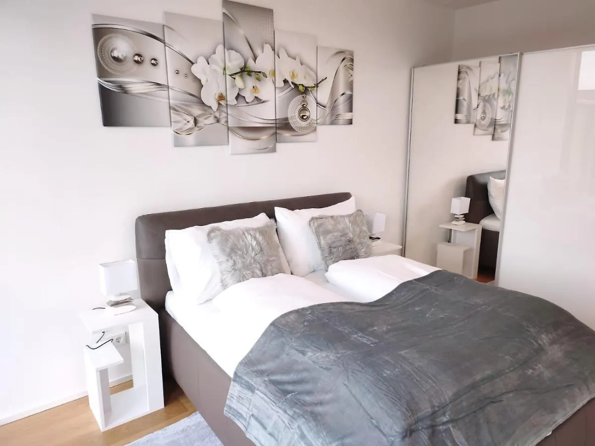 Panorama Apartment Vienna - Free Parking, Sauna & Fitness 0*,